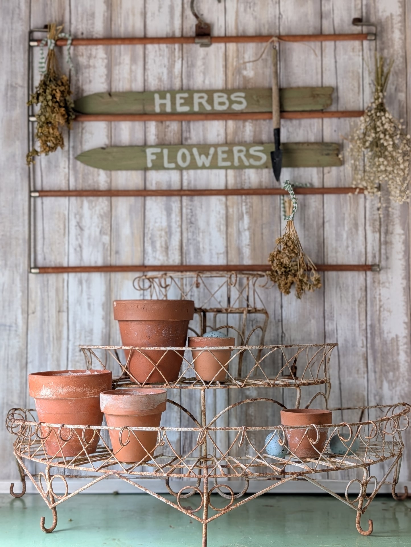 Wire Plant/pot rack/shelf/stand