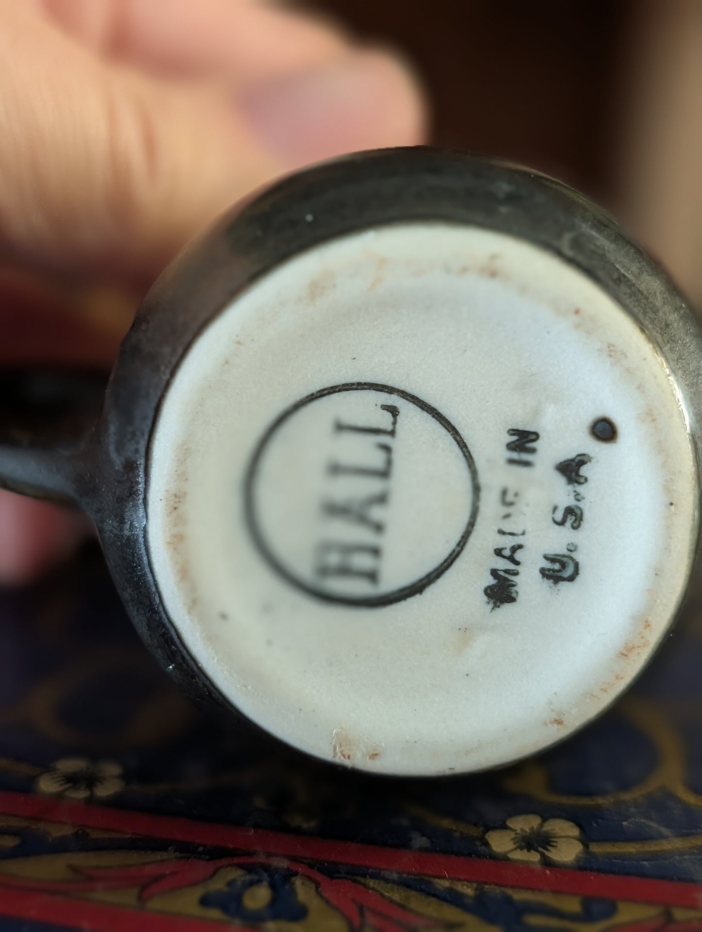 Hall creamer